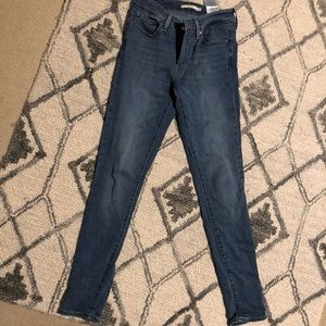 Levi skinny jeans